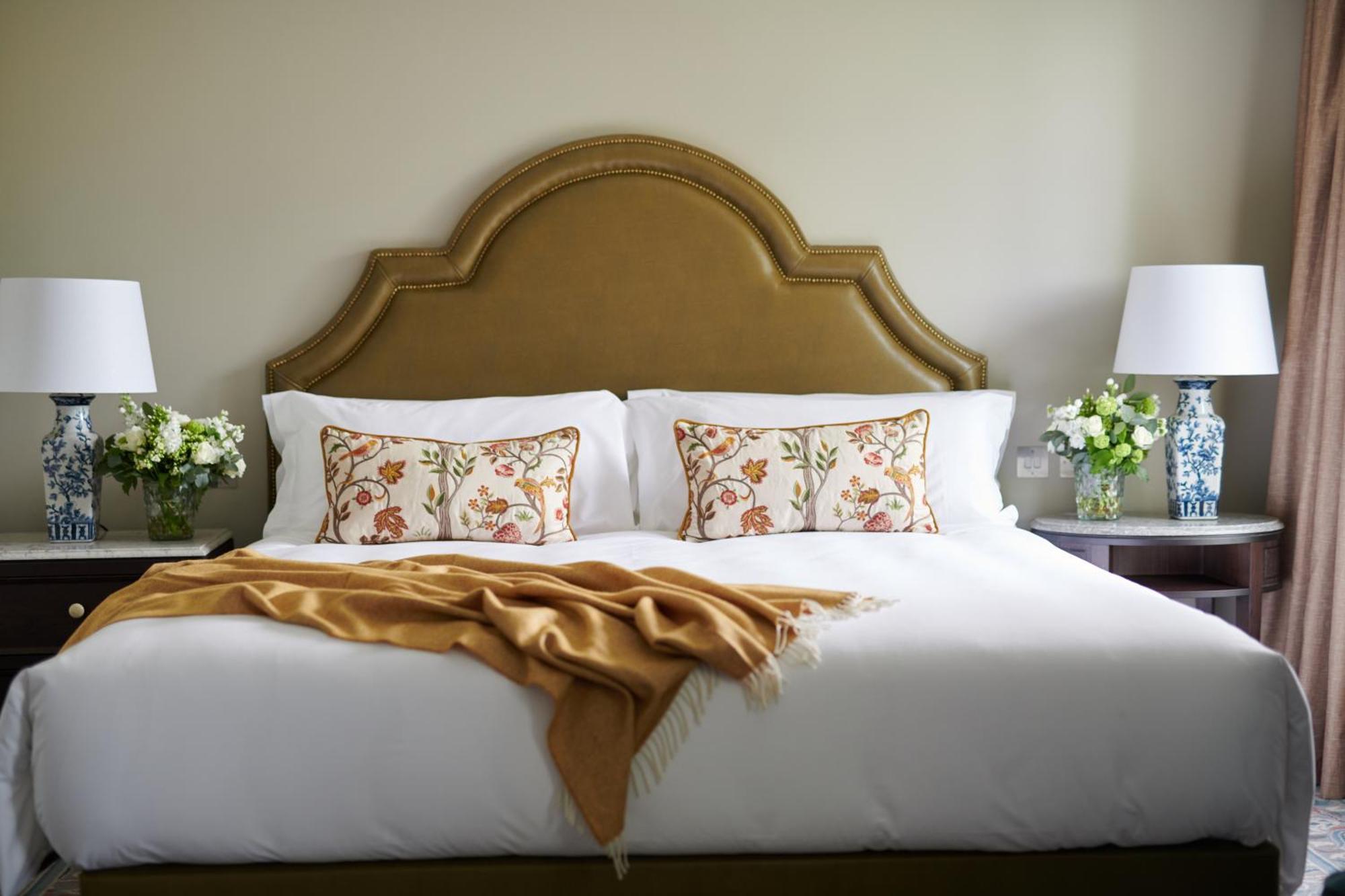 Carton House A Fairmont Managed Hotel Maynooth Esterno foto A bed